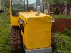 Трактор ВгТЗ ДТ 75 1990 года б/у
