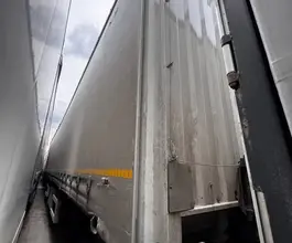 Тентованный полуприцеп Hastrailer Hasliner 2023 года б/у