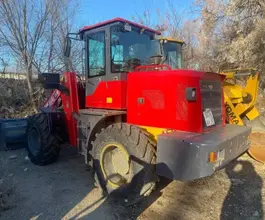 Фронтальный погрузчик BULL SL300 2021 года б/у