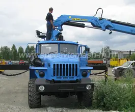 Тягач с КМУ Урал 4320  б/у