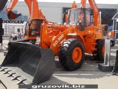Экскаватор-погрузчик DISD SD300 2018 года б/у