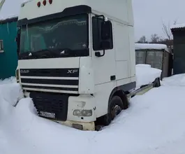 Тягач Седельный тягач DAF XF95 2003 года б/у