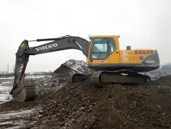 Экскаватор Volvo EC 240 2006 года б/у
