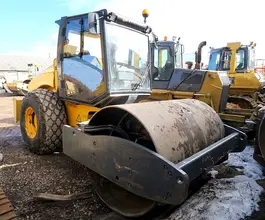 Дорожный каток JCB Vibromax VM115D 2006 года б/у