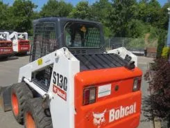 Фронтальный погрузчик Bobcat S130 2011 года б/у фото 2