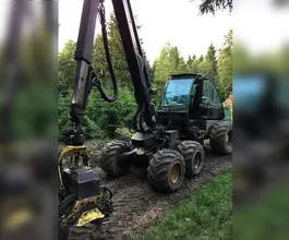 Харвестер John Deere 1270D 2007 года б/у фото 2