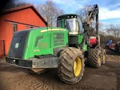 Харвестер John Deere 1270E 2010 года б/у фото 2