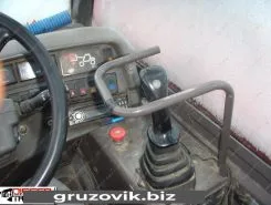 Телескопический погрузчик Manitou MVT 675 2005 года б/у фото 5