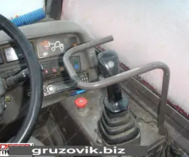Телескопический погрузчик Manitou MVT 675 2005 года б/у фото 5