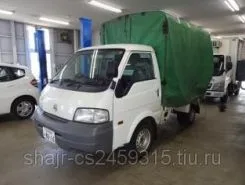 Тентованный грузовик Тентованный грузовик  Nissan 2010 года б/у