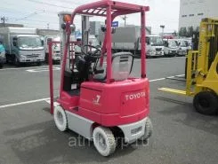 Вилочный погрузчик Toyota FORKLIFT 2018 года б/у фото 2