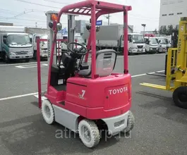 Вилочный погрузчик Toyota FORKLIFT 2018 года б/у фото 2