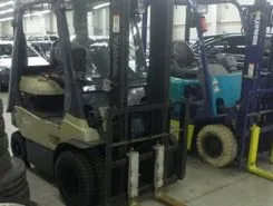 Вилочный погрузчик Toyota FORKLIFT 7FBH10 2000 года б/у