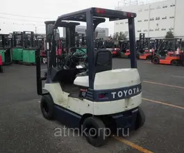 Вилочный погрузчик Toyota FORKLIFT 2004 года б/у фото 2