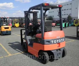 Вилочный погрузчик TOYOTA FORKLIFT 7FB15 2009 года б/у фото 2