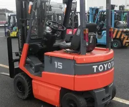 Вилочный погрузчик TOYOTA FORKLIFT 1995 года б/у фото 2
