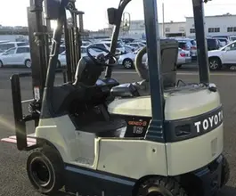 Вилочный погрузчик TOYOTA FORKLIFT 2005 года б/у фото 2