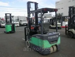Вилочный погрузчик Toyota FORKLIFT 2004 года б/у фото 2