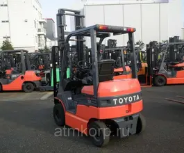 Вилочный погрузчик TOYOTA FORKLIFT 7FB15 2013 года б/у фото 2