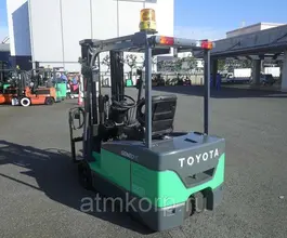 Вилочный погрузчик Toyota FORKLIFT 7FBE20 2005 года б/у фото 2