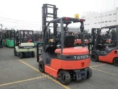 Вилочный погрузчик TOYOTA FORKLIFT 7FBH20 2009 года б/у фото 2