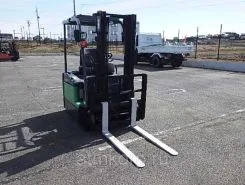 Вилочный погрузчик TOYOTA FORKLIFT 2018 года б/у