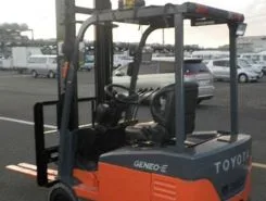 Вилочный погрузчик Toyota FORKLIFT 7FBE15 2005 года б/у фото 2