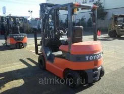 Вилочный погрузчик Toyota FORKLIFT 7FB20 2011 года б/у фото 2