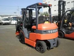 Вилочный погрузчик TOYOTA FORKLIFT7FB30 2012 года б/у фото 2