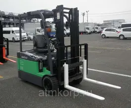 Вилочный погрузчик Toyota FORKLIFT 7FBEL18 2008 года б/у