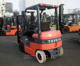 Вилочный погрузчик TOYOTA FORKLIFT 7FB18 2013 года б/у фото 2