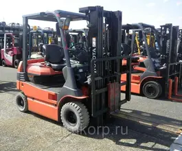 Вилочный погрузчик Toyota FORKLIFT 7FBL20 2011 года б/у