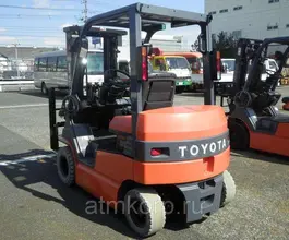 Вилочный погрузчик Toyota FORKLIFT 7FBL20 2011 года б/у фото 2
