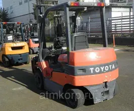 Вилочный погрузчик TOYOTA FORKLIFT 7FB25 2005 года б/у фото 2