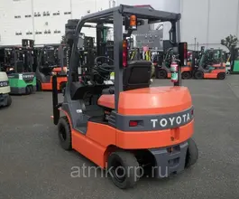 Вилочный погрузчик Toyota FORKLIFT 7FBL20 2011 года б/у фото 2