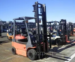 Вилочный погрузчик Toyota FORKLIFT 7FBH20 2018 года б/у