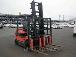Вилочный погрузчик TOYOTA FORKLIFT 2005 года б/у