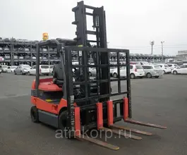 Вилочный погрузчик TOYOTA FORKLIFT 2005 года б/у