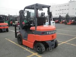 Вилочный погрузчик Toyota FORKLIFT 40-7FB25 2010 года б/у фото 2