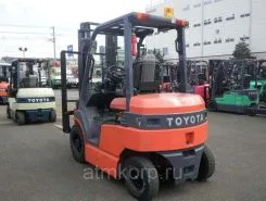 Вилочный погрузчик Toyota FORKLIFT 40-7FB25 2010 года б/у фото 2