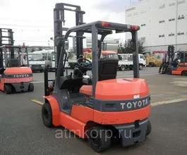 Вилочный погрузчик Toyota FORKLIFT 7FB25 2012 года б/у фото 2