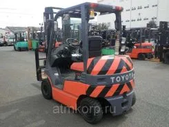 Вилочный погрузчик Toyota FORKLIFT 7FB25 2012 года б/у фото 2
