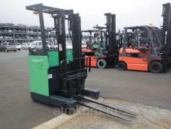 Вилочный погрузчик TOYOTA FORKLIFT 7FBRK9 2006 года б/у