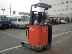 Вилочный погрузчик TOYOTA FORKLIFT 6FBR10 2000 года б/у фото 2
