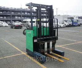 Вилочный погрузчик Toyota FORKLIFT 7FBR10 2010 года б/у