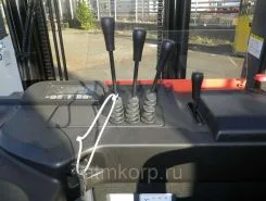 Вилочный погрузчик Toyota FORKLIFT 7FBR15 2015 года б/у