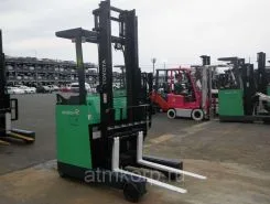 Вилочный погрузчик Toyota FORKLIFT 7FBR15 2011 года б/у