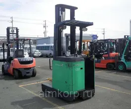 Вилочный погрузчик TOYOTA FORKLIFT 7FBRS13 2005 года б/у фото 2