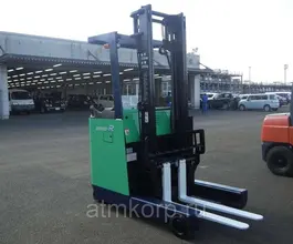 Вилочный погрузчик Toyota FORKLIFT 7FBR20 2010 года б/у