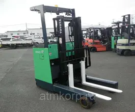 Штабелер Toyota FORKLIFT 7FBR30 2005 года б/у